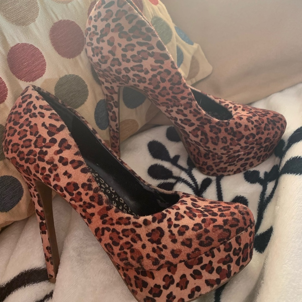 Leopard print size 7.5 Jessica Simpson heels